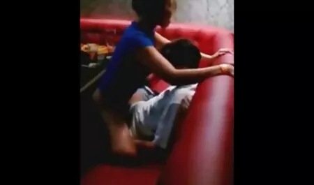 दोस्त ने छात्र को व्याख्यान से हिंदी मूवी पिक्चर सेक्सी हटा दिया, क्योंकि वह इस लाल बालों वाली कुतिया को अपने मुंह में देना चाहता था