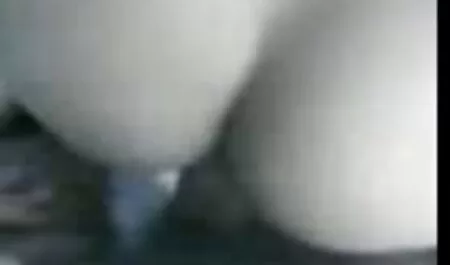 केटी दो लंड अपने मुँह में लेती है और खुद को सहलाती फुल सेक्सी मूवी वीडियो में है