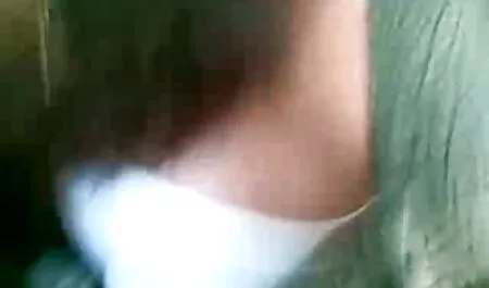 श्यामला अपने दोस्त के जूते और सेक्सी वीडियो हिंदी में मूवी पैर चाटती है