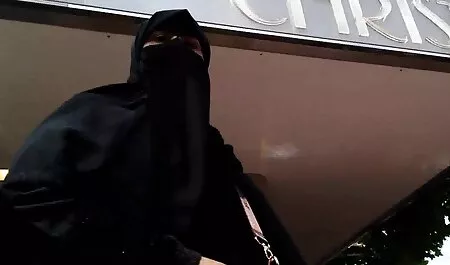 वेबकैम सेक्सी पिक्चर फुल मूवी पर गोरा उसकी चूत को सहलाता है
