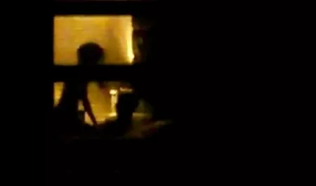 दोस्त ने कुतिया को थूक दिया, और फिर उसे खिलौने के साथ सेक्सी हिंदी सेक्सी मूवी बकवास करना शुरू कर दिया