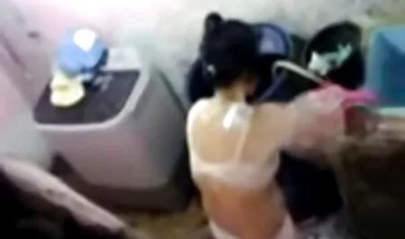 आराध्य गोरा अपने प्रेमी की सेक्सी मूवी बीपी वीडियो सवारी करता है