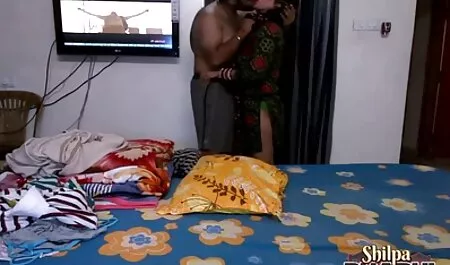 सुंदरी कास्टिंग में आई, जहाँ उसे गांड और चूत में जोरदार चुदाई हुई। थका हुआ, वह धोने चली गई, लेकिन निर्देशक ने अपने काम से संतुष्ट होकर, व्यक्तिगत रूप से बच्चे का सेक्सी वीडियो फुल मूवी हिंदी परीक्षण करने का फैसला किया