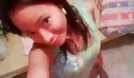 सेक्सी टिफ़नी ब्रूक्स ने उसकी पेटी को उतार दिया और उसकी चूत को हिंदी मूवी सेक्सी फिल्म छेड़ दिया